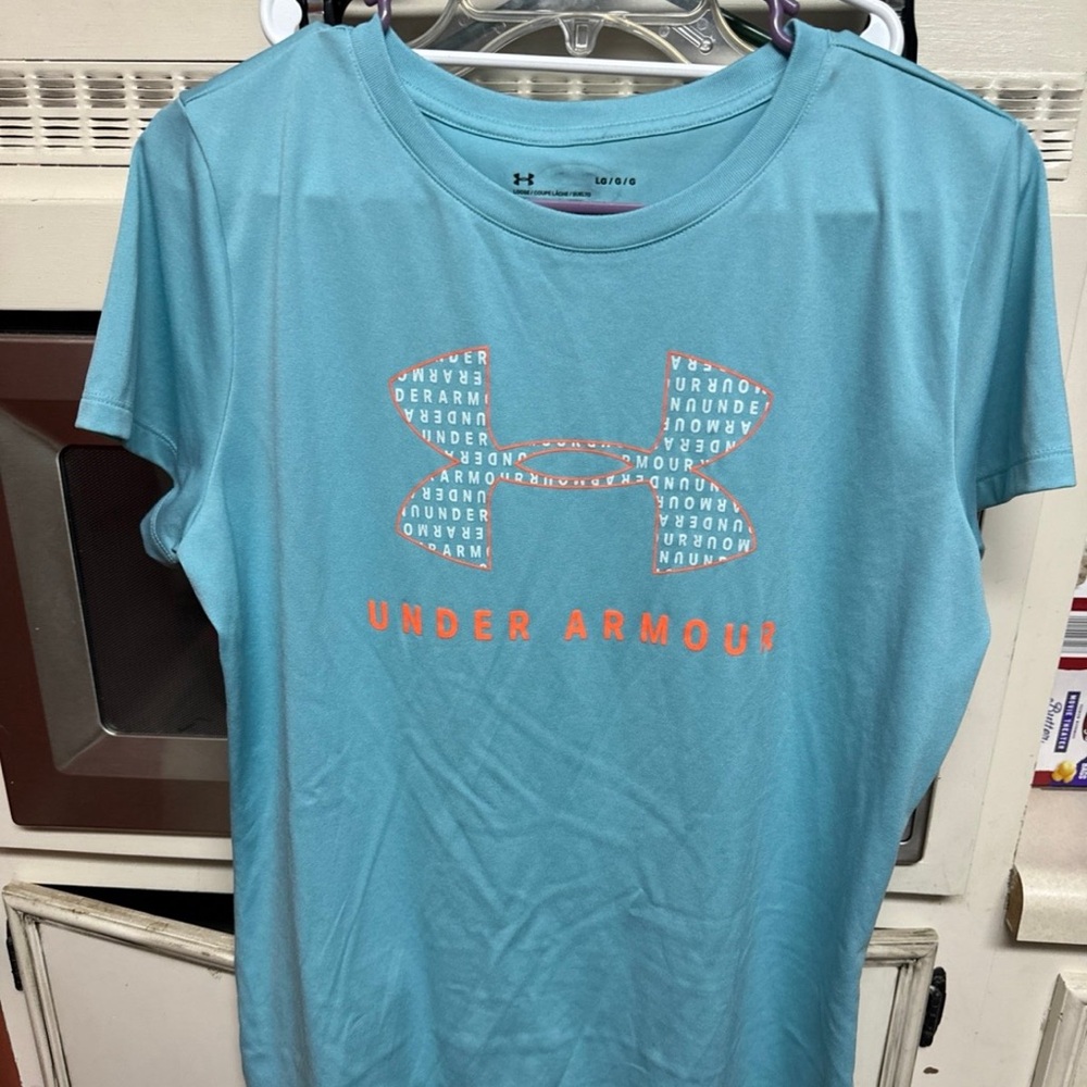 Under Armour tshirt